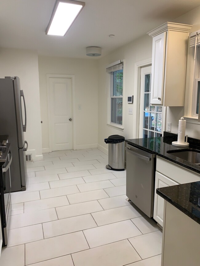 Photo - 264 E Vineland Rd