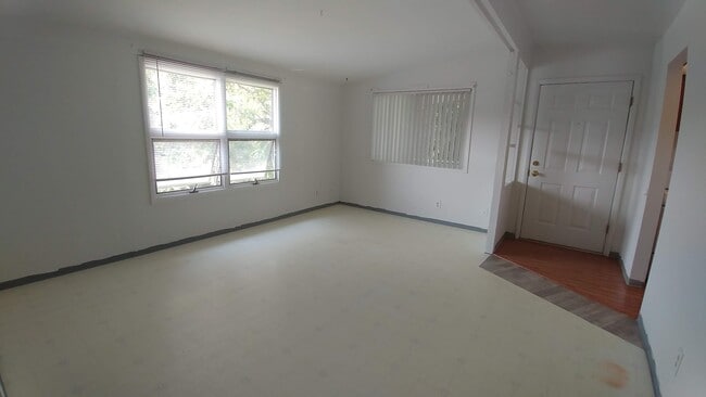 Photo - 625 SE Taylor St Unit Upper