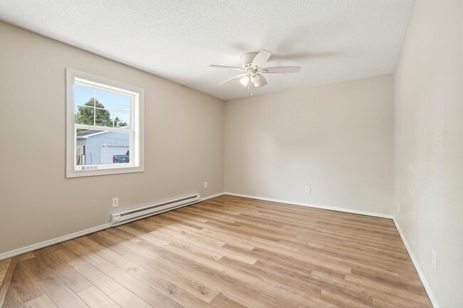 Photo - 304 W Pine St