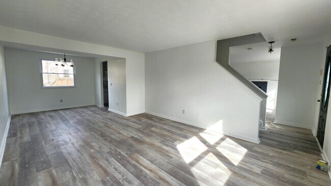 Photo - 259 Windsor Castle Dr