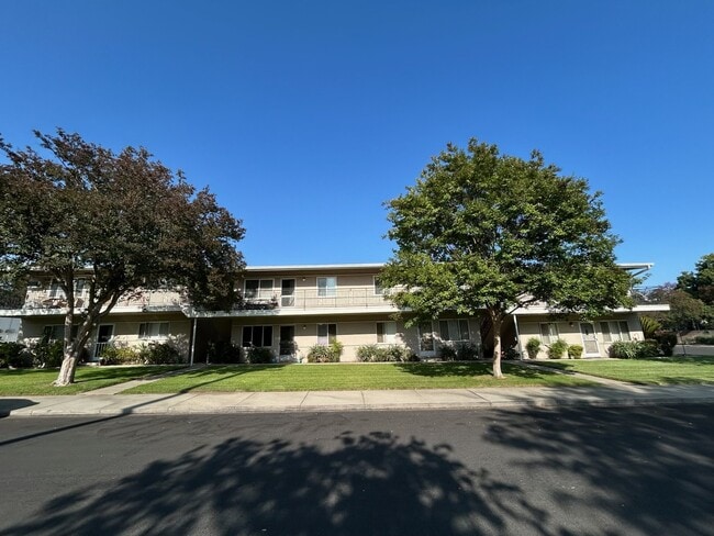 Stanford Apts - Claremont