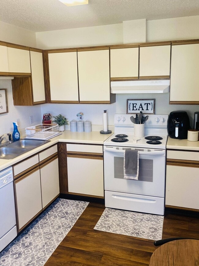 Building Photo - East Gate Estates Rental