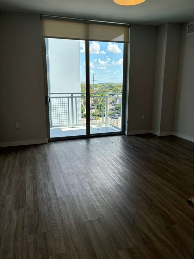 Photo - 1475 W 31st St Unit C2