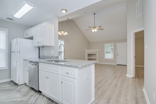 Photo - 448 Northrop Pl