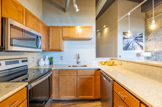 2BD, 2BA - 1,256SF - Kitchen - TipTop Apartments
