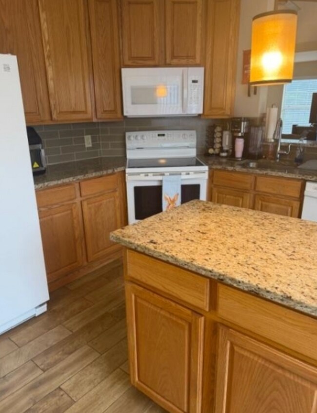 Photo - 2 Oak Knoll Ln