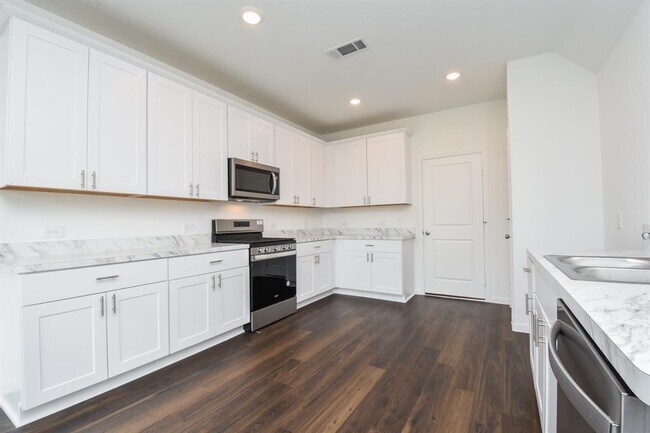 Photo - 16412 Big Hickory Dr