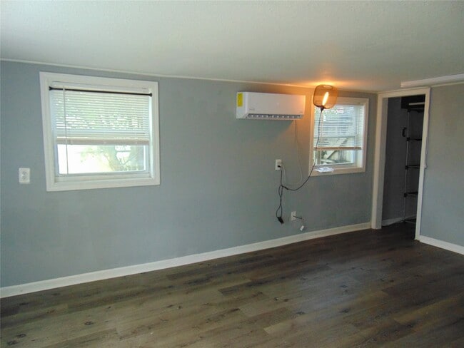 Photo - 5113 Avenue O 1/2