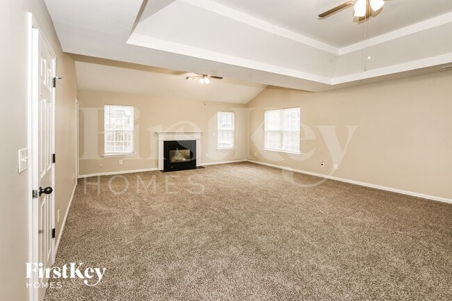 Photo - 128 Madelia Pl