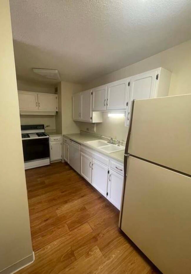 Photo - 2200 S Stewart Ave