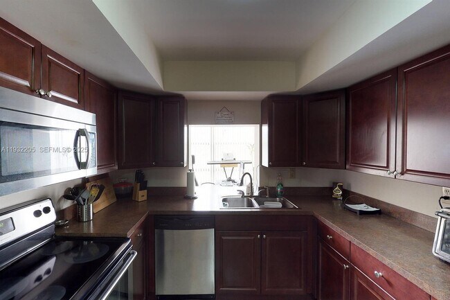 Photo - 1000 Parkview Dr Unidad 301