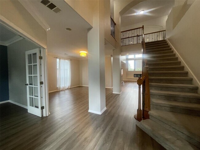 4323 Angelico Ln