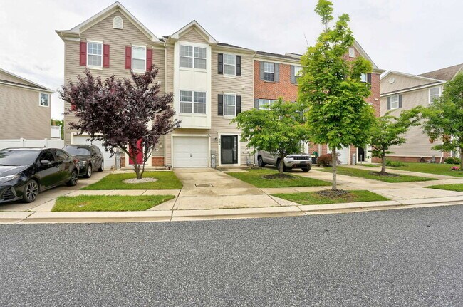 3BD/2.2BA:  Fabulous Baltimore Townhome
