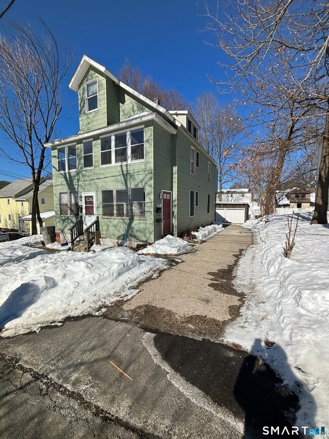 Building Photo - 11 Roberts St Unit 3