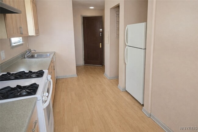 Photo - 136 Springville Ave