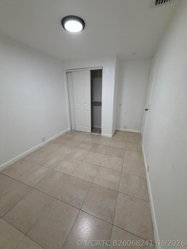 Photo - 926 S F St
