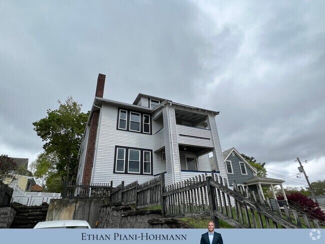 Building Photo - 666 Belmont St Unit 2 Rental