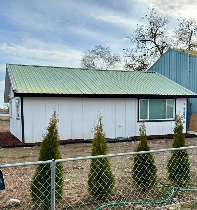 Building Photo - 7989 Rainier Rd NE