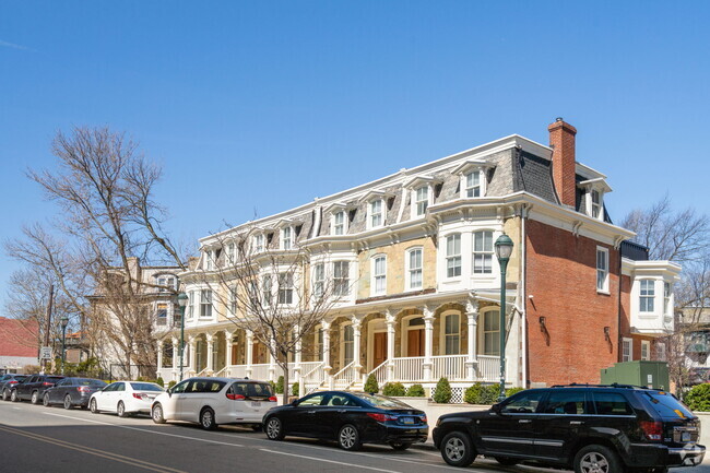 Building Photo - Serpentine Apartments