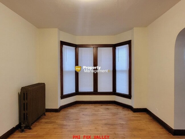 Photo - LARGE 2 Bed Lower Downtown Appleton