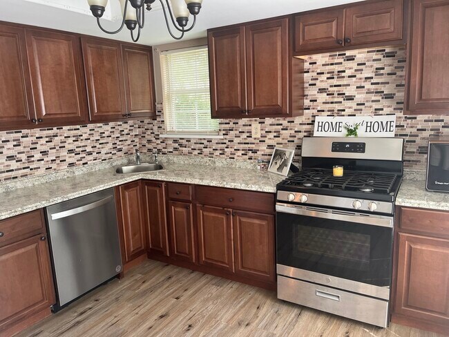 Photo - 290 Bishop Ct