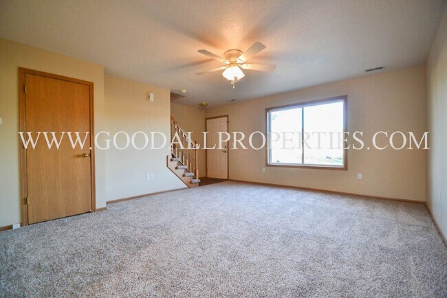 Photo - Wonderful 3 Bedroom Townhome in Van Meter!!