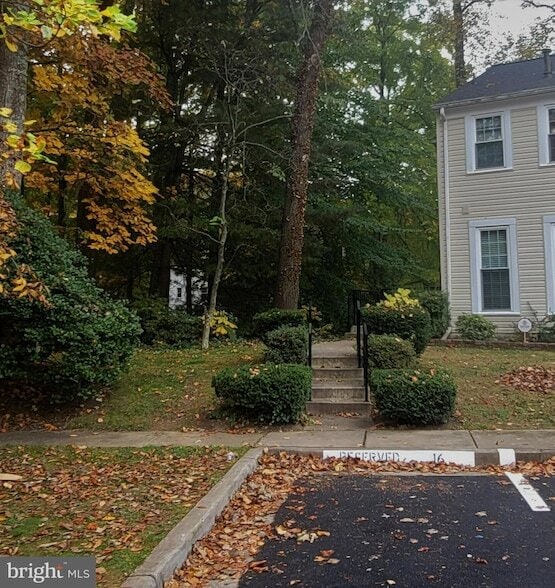 Photo - 9446 Cloverdale Ct Townhome