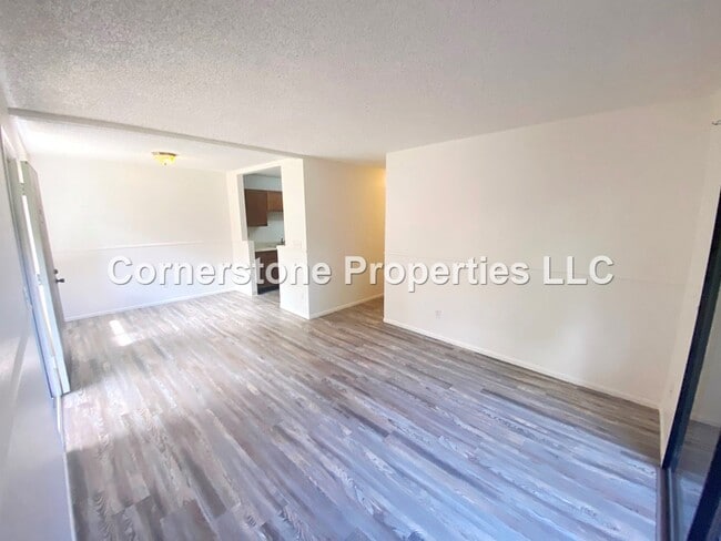 Photo - 2069 California Ave