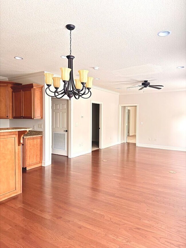 Photo - 708 Osborne St Unit 206