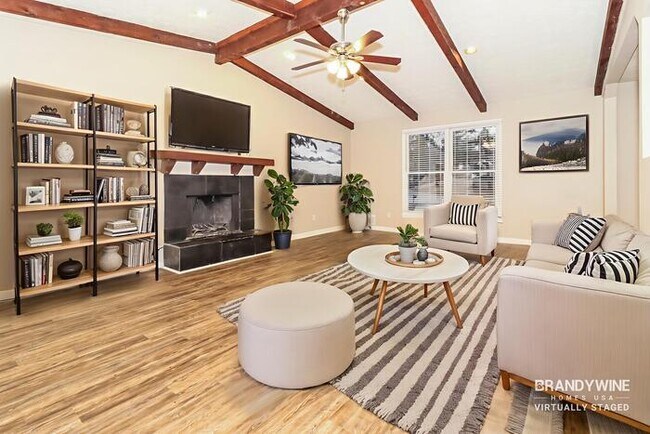 Photo - 1066 Basswood Ct