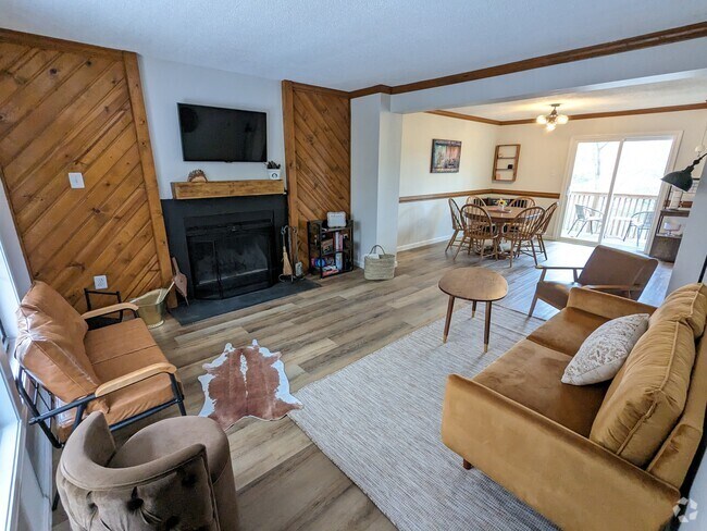 Building Photo - 475A King St Rental