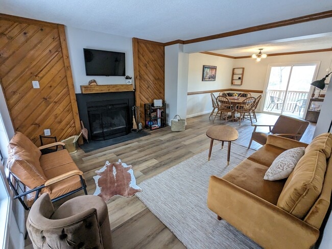 Building Photo - 475A King St Rental