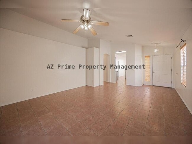 Photo - 601 S Silverbrush Dr