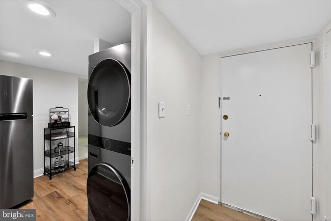 Photo - 1533 Northgate Square Unit 11B