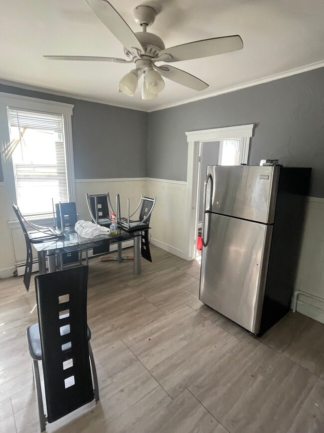 Photo - 921-923 Roosevelt St