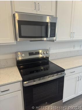 Photo - 671 SE Lk Fls St