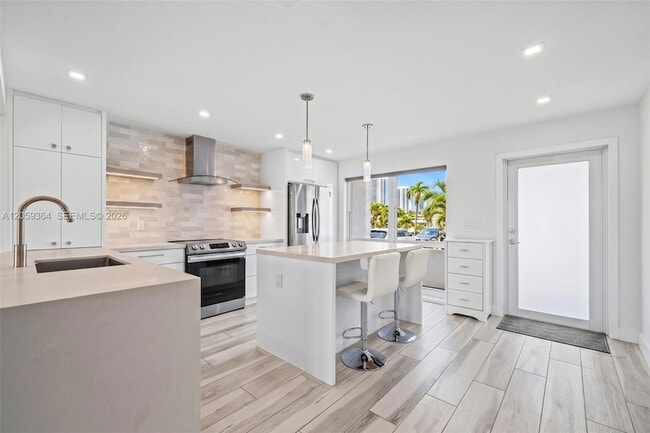 Photo - 613 NE 26th Ave