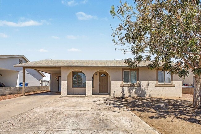 Building Photo - 2521 N 49th Ave