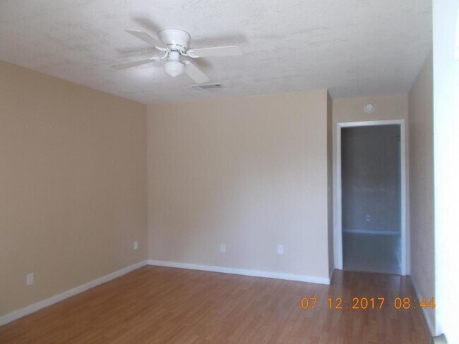 Photo - 112 Myra Lou Ave