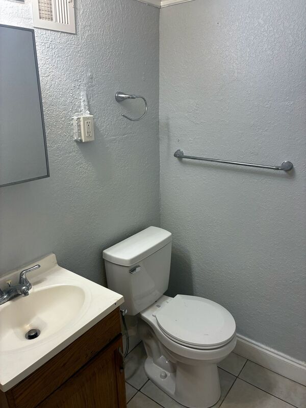 Photo - 311 W Ashley St