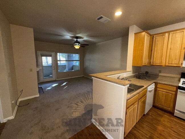 Photo - 2 Bedroom at the Reosrt at Tanamera - Reno! - Garage, Pool, Pet Friendly!
