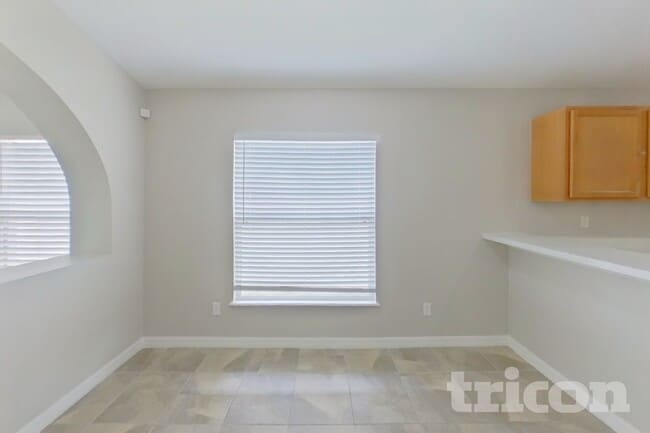 Photo - 302 Anorak St