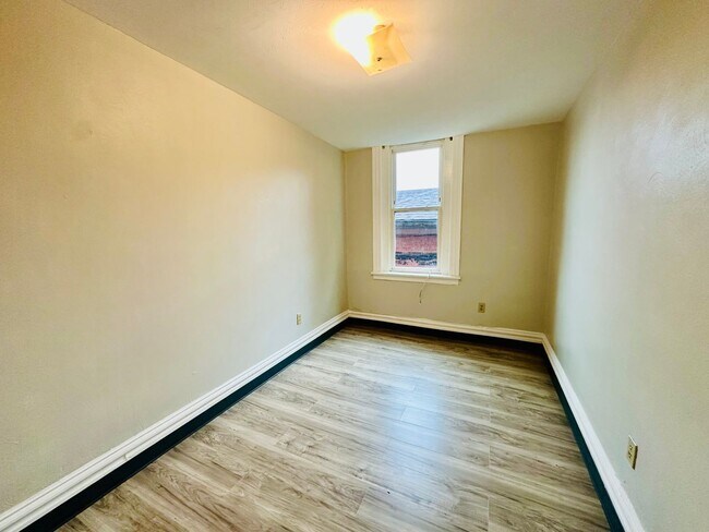 Photo - 1017 Emporia St