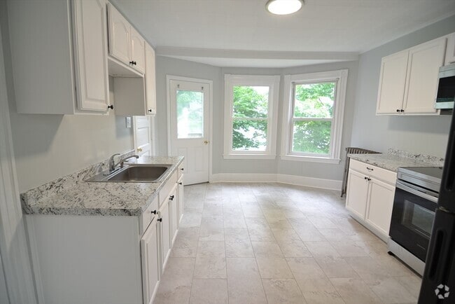 Building Photo - 208 Irving St Unit 2F Rental