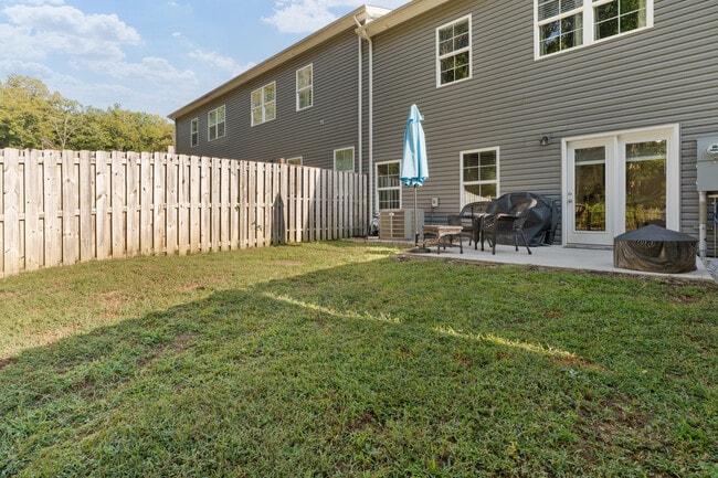 Photo - 524 NE Bellingham Dr