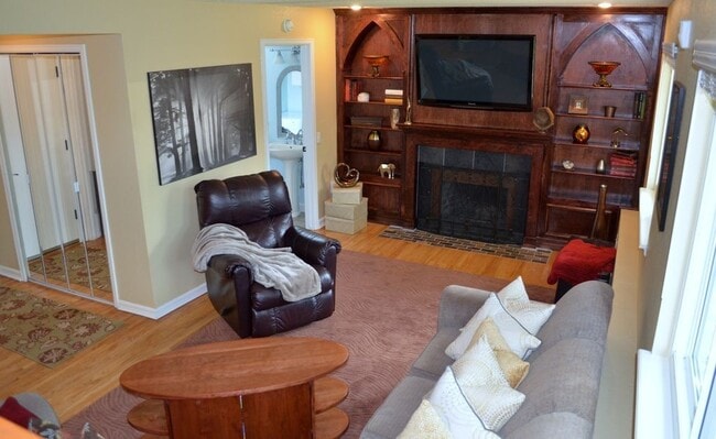 Photo - Elegant 4 BD/2.5 BA Home