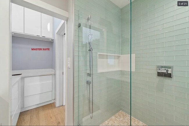 Master Suite $1600/Mo Private Bath- 240 sqft - 944 Bruno St