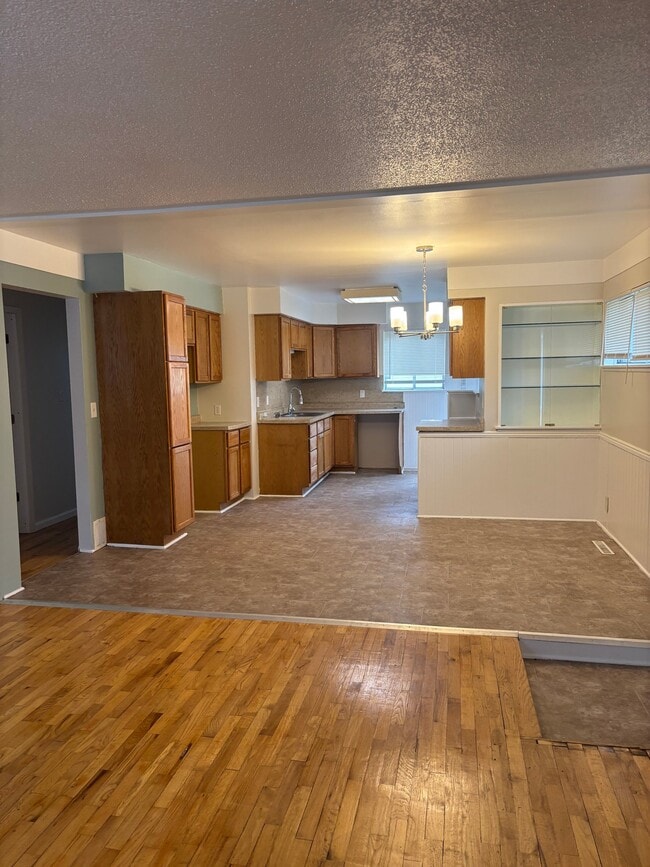 Photo - 1106 MacDonald Ave