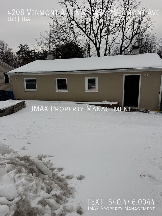 Building Photo - 4208 Vermont Ave NW Unit 4208 Vermont Ave NW