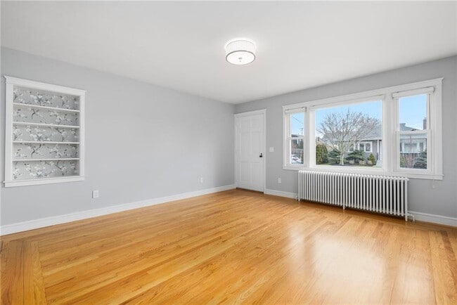 Photo - 5 Holten Ave